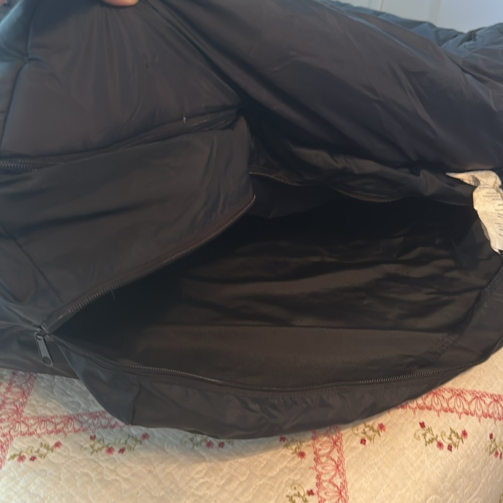 Twin size sleeping bag with packet for twin size air mattress - Picture 4 of 4